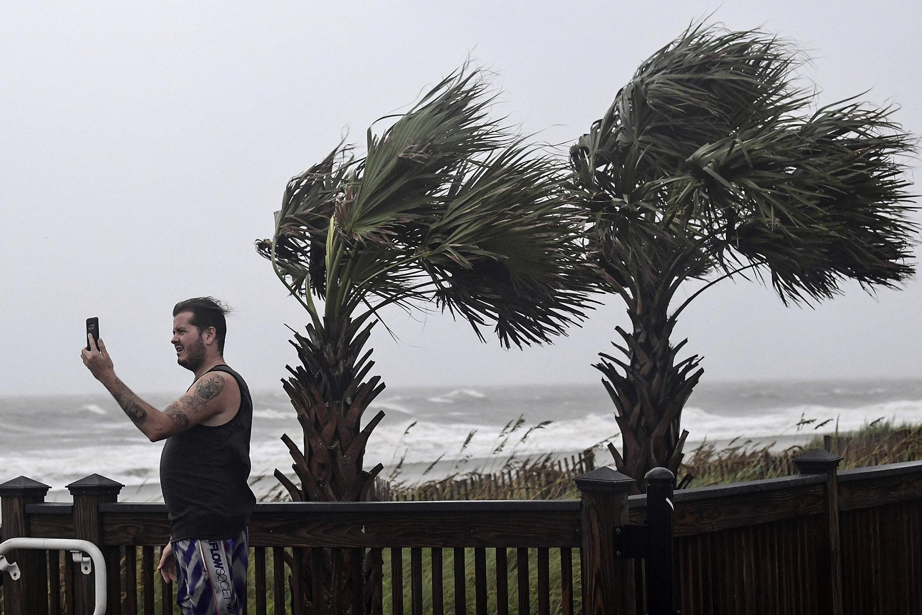 Hurricane Dorian Rakes Carolinas as It Moves Up the Coast